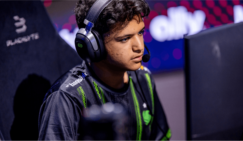 Open up the path to victory in<br>
                    the most prestigious esports tournament
